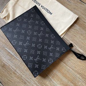 Louis Vuitton Pochette Voyage MM Clutch M61692